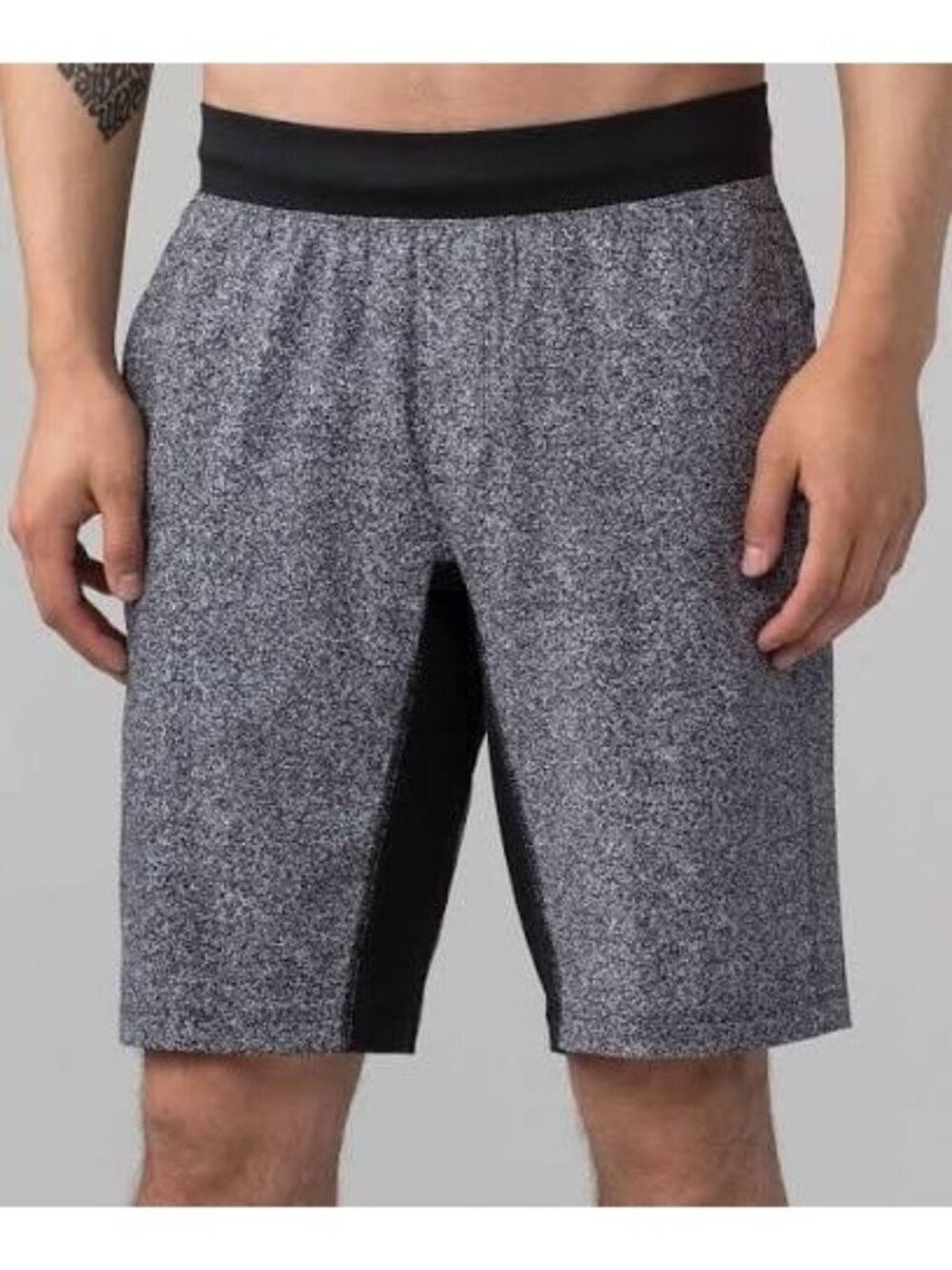 Lululemon T.H.E. Short Linerless 11" Size XL Pinweave Alpine White Black M7Y05S